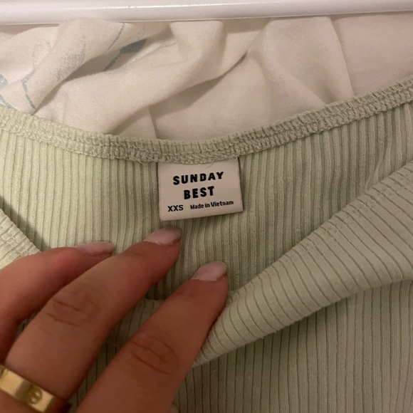 Aritzia green top - Picture 2 of 2